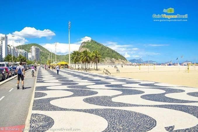 Em Copacabana A 50 Metros Da Apartment